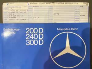 Bild 95/98 von Mercedes-Benz 200 D (1979)