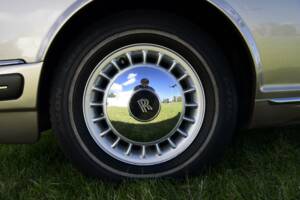 Image 40/50 of Rolls-Royce New Silver Dawn (1997)