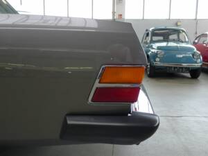 Image 32/44 of FIAT 130 Coupé (1972)