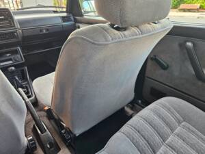 Bild 40/91 von Volkswagen Golf II 1.6 (1990)