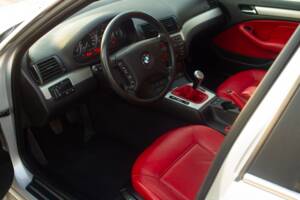 Afbeelding 28/58 van BMW 330i (2002)