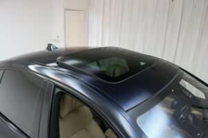 Image 17/24 of BMW 550i (2012)