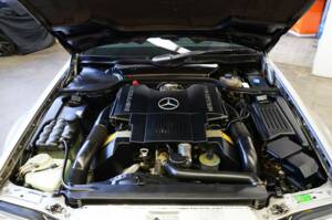 Image 37/42 of Mercedes-Benz 500 SL (1992)