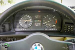 Image 6/51 of BMW M 535i (1985)