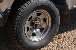 Image 15/46 of Toyota Land Cruiser HJ61 GX (1988)