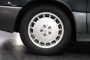 Bild 50/50 von Mercedes-Benz 500 SL (1991)