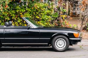 Image 14/30 de Mercedes-Benz 500 SL (1983)