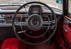 Bild 18/33 von Mercedes-Benz 300 SE (1965)