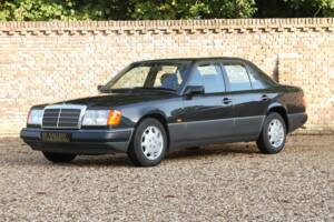 Image 19/50 of Mercedes-Benz 200 E (1992)