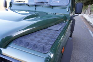 Bild 34/73 von Land Rover Defender 90 (2008)