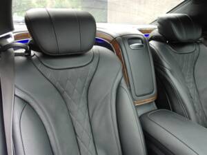 Bild 38/99 von Mercedes-Benz Maybach S 500 (2015)