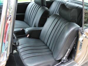 Bild 10/16 von Mercedes-Benz 280 SE 3,5 (1971)