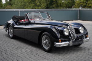 Image 22/50 of Jaguar XK 140 DHC (1956)