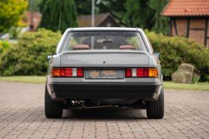 Bild 16/62 von Mercedes-Benz 190 E (1983)