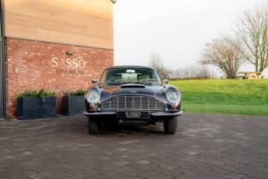 Image 2/79 of Aston Martin DB 6 (1968)