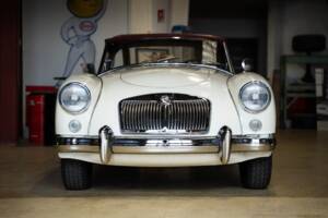 Image 5/17 of MG MGA Twin Cam (1958)