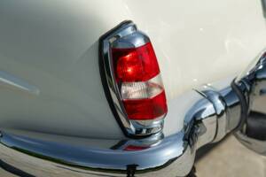 Image 14/50 de Mercedes-Benz 190 SL (1959)