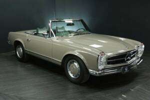 Image 8/50 de Mercedes-Benz 280 SL (1970)