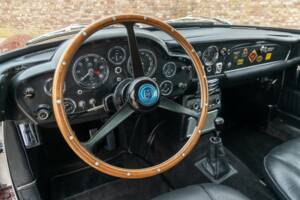 Image 22/50 de Aston Martin DB 5 Vantage (1965)