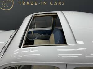 Bild 25/50 von Peugeot 203 C (1960)