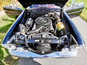 Image 22/24 of Mercedes-Benz 280 SE 3,5 (1971)
