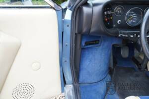 Image 13/50 of Ferrari Dino 208 GT4 (1976)