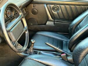 Image 27/36 de Porsche 911 Carrera 4 (1989)