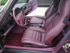 Image 29/51 of Porsche 911 Carrera 2 (WTL) (1990)