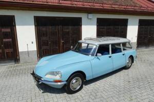 Image 2/47 of Citroën DS 23 Break (1972)
