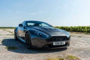 Image 19/50 de Aston Martin V12 Vantage S (2016)