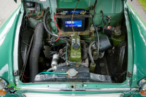 Image 20/43 of Morris Minor 1000 Traveller (1965)