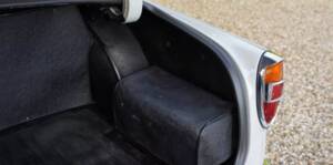 Image 2/37 of Rover 3.5 Litre Coupe (1970)
