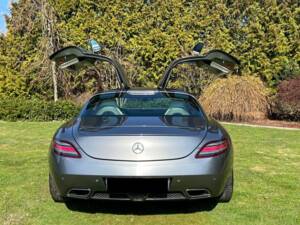 Mercedes-Benz SLS AMG  Coupé Flügeltürer alubeam silver (MB 047) 2010