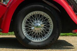Image 23/50 of Burlington Arrow (1963)