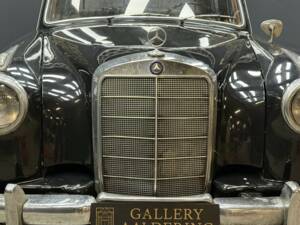 Image 19/50 of Mercedes-Benz 220 S (1955)