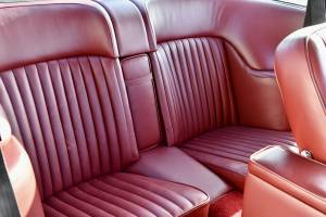 Image 14/16 of Aston Martin V8 (1976)