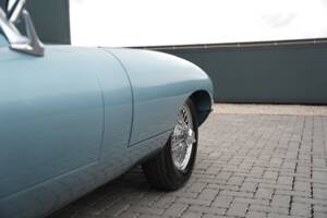 Image 43/50 de Jaguar Type E 3.8 (1962)