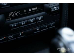 Image 30/37 of Porsche 911 Carrera 4S (2009)