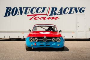 Imagen 2/81 de Alfa Romeo 1750 GT Veloce (1968)