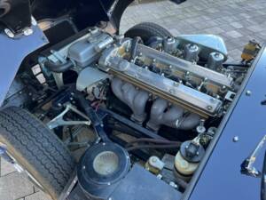 Bild 20/34 von Jaguar E-Type (2+2) (1966)
