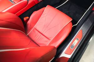 Image 31/38 of Aston Martin Virage (2012)