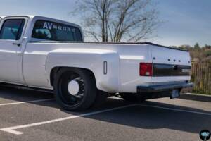 Bild 14/26 von Chevrolet K30 (1987)