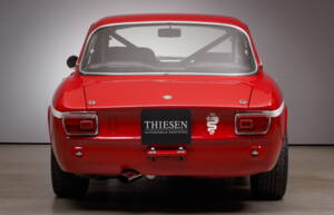 Bild 8/30 von Alfa Romeo Giulia GT 1300 Junior (1974)