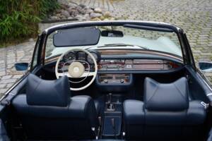 Image 2/15 of Mercedes-Benz 280 SE 3,5 (1971)