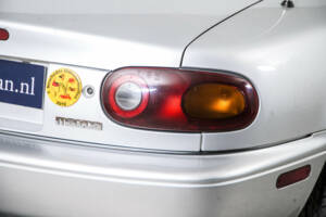 Bild 29/50 von Mazda MX-5 1.6 (1990)