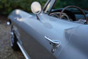 Image 11/50 of Chevrolet Corvette Sting Ray Convertible (1964)