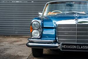 Image 16/57 de Mercedes-Benz 280 SE 3,5 (1971)
