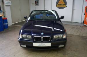 Image 3/36 of BMW 318i (1999)