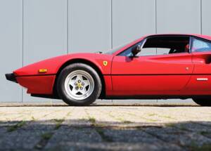 Image 32/61 of Ferrari 308 GTBi (1982)