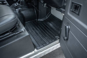 Immagine 42/97 di Land Rover Defender 90 (1995)
